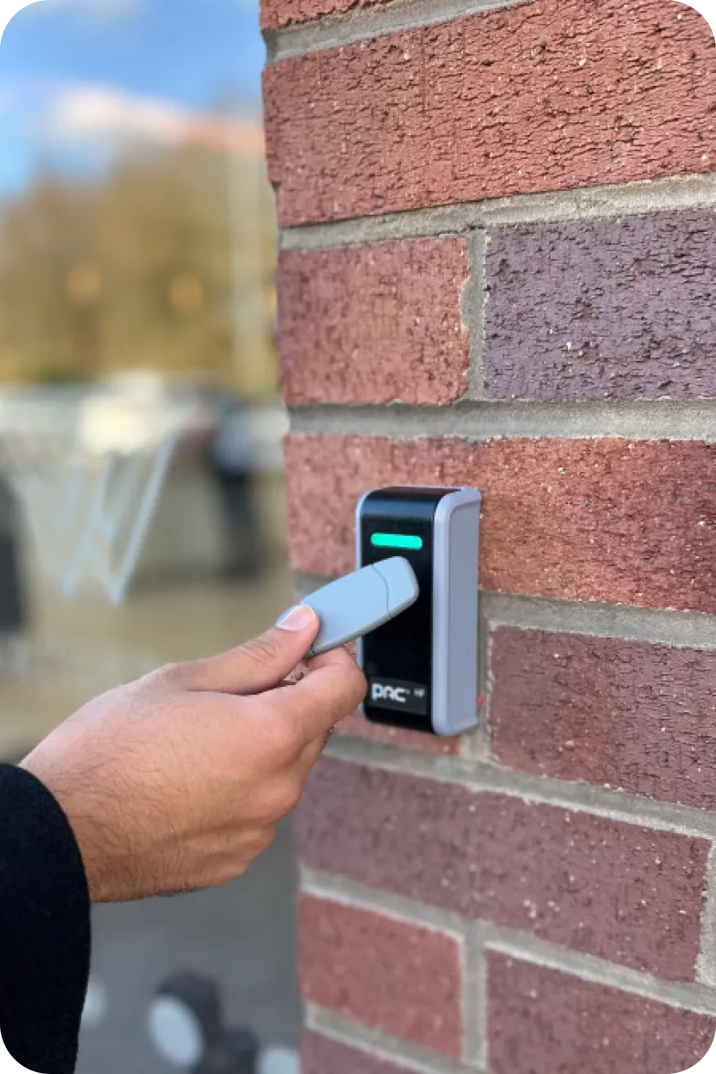 lettore Pac ambientato